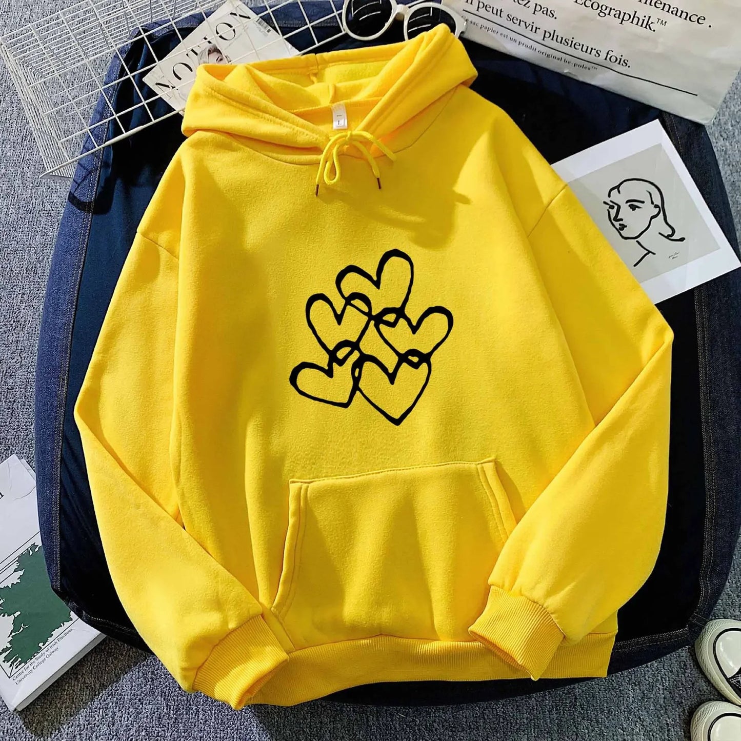 Heart Hoodie - Trendigt Hjärttryck för Unisex Stil och Komfort