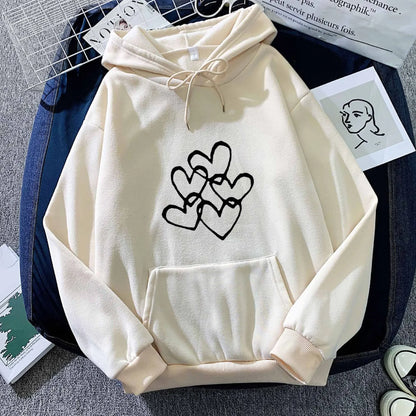 Heart Hoodie - Trendigt Hjärttryck för Unisex Stil och Komfort